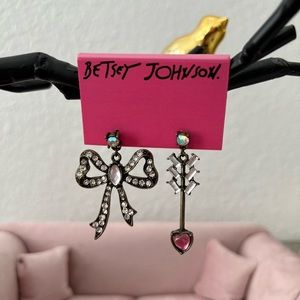 New Betsey Johnson earring